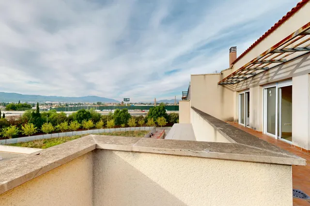 Un ático para estrenar. Una terraza para disfrutar. Una vida por comenzar. — 18
