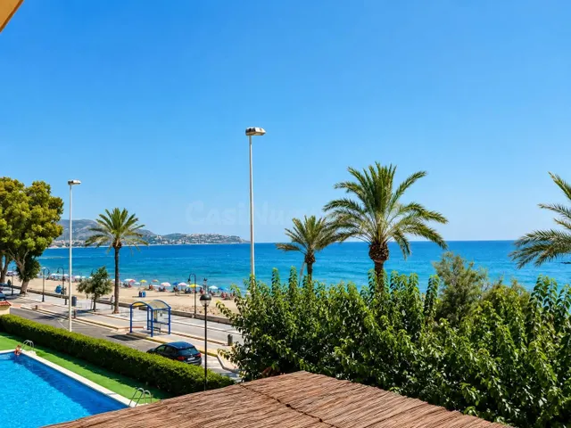 Exclusivo apartamento frontal al mar en primera línea La Cur - foto 2