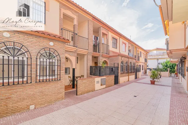 OPORTUNIDAD EN VENTA DE CASA ADOSADA DE 3 DORMITORIOS EN VEGAS DEL GENIL — 30