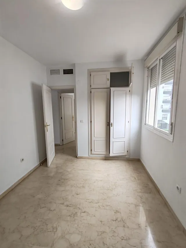 Piso sin amueblar y con garaje opcional — 15