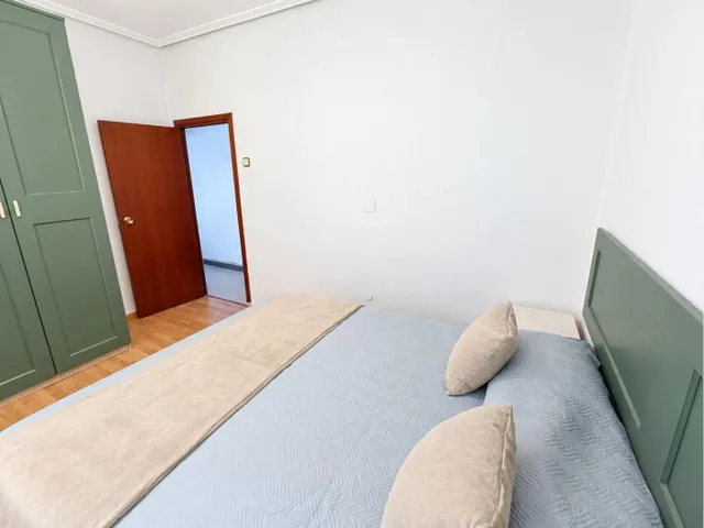 PISO LUMINOSO PARA ENTRAR A VIVIR EN TORRELAVEGA.- — 16