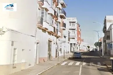 Venta de local en Montijo - Badajoz — 2