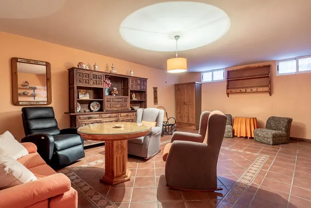 Casa en Ogijares con piscina comunitaria. — 29