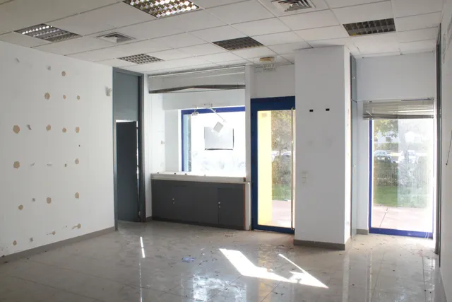 LOCAL 268 m2 en SEVILLA ESTE. Ideal para:  GIMNACIO, CENTRO MÉDICO, OCIO, CERVECERÍA, BAR DE COPAS, Etc — 4