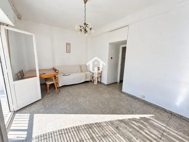 Piso en venta en Alicante, zona de la florida. 77m2, 3 habitaciones, 1 baño, balcón, galería. 2da planta con ascensor. — 30