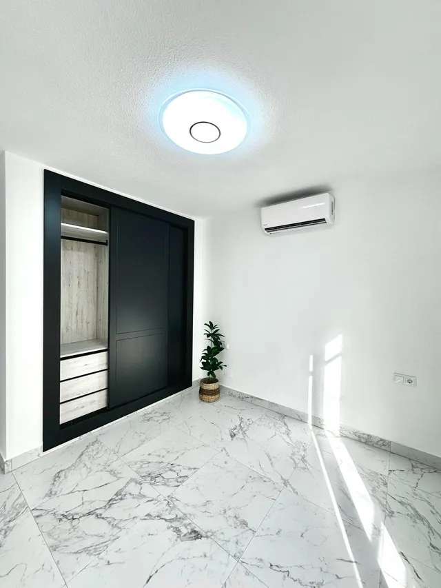 ☀️ ¡TU NUEVO HOGAR JUNTO AL MAR! 3 DORMITORIOS + REFORMA RECIENTE + ENTRADA PRIVADA — 11