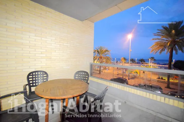 EN PRIMERA LÍNEA DE PLAYA CON TERRAZA, GARAJE Y ASCENSOR - foto 3