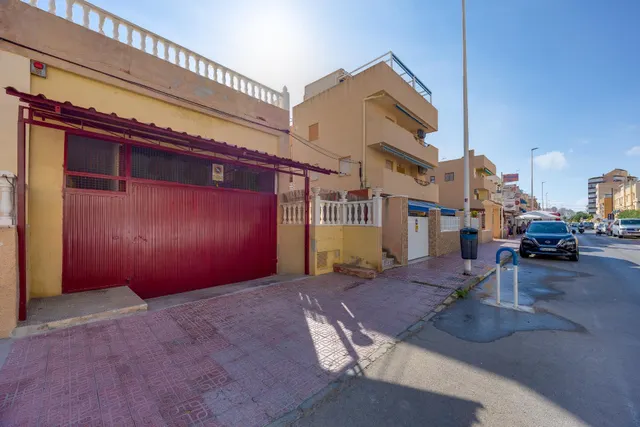 Ático duplex con solárium, vistas al mar y a 280 metros de la playa de La Mata — 32
