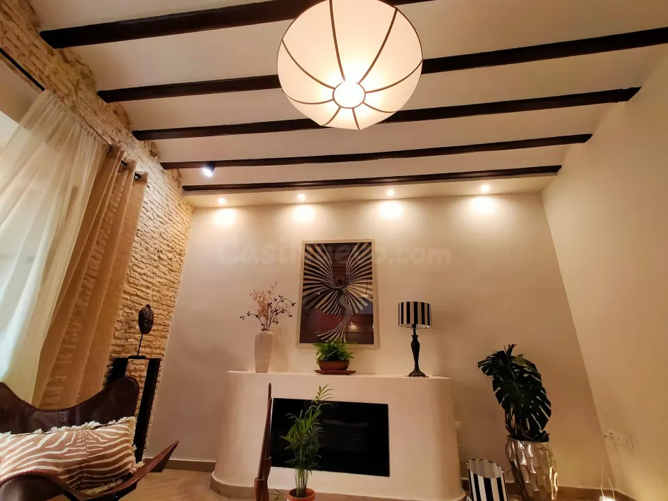 APARTAMENTO REFORMADO PARA ENTRAR EN EL CENTRO DE CADIZ