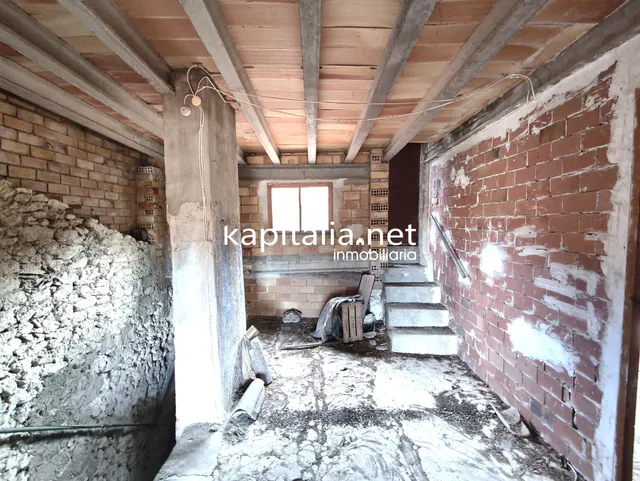 CASA PARA REFORMAR A LA VENTA EN PALOMAR. — 9