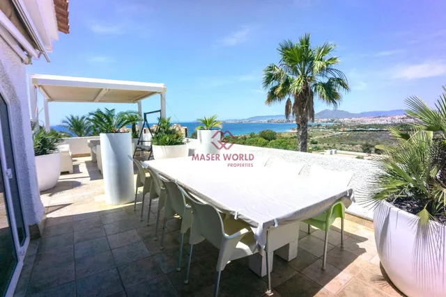 IMPRESIONANTE CHALET CON VISTAS AL MAR EN ISLA PLANA - foto 5