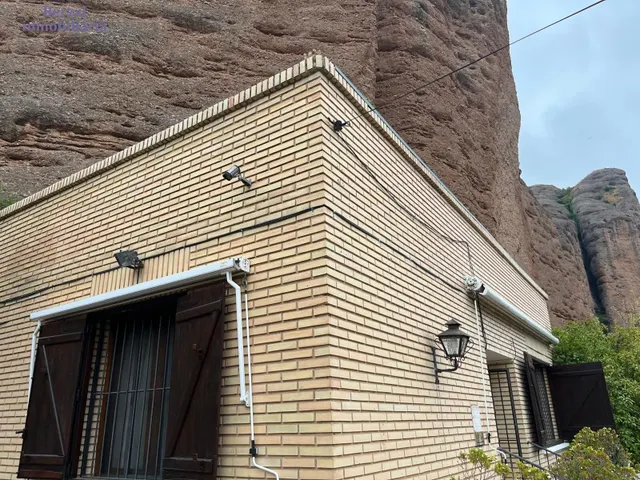 Casa en parcela de casi cuatro mil metros, con piscina, jardin, maravillosas vistas. — 33