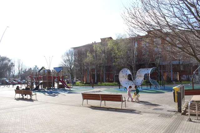 LOCAL EN LA PLAZA SAGASTIEDER — 12