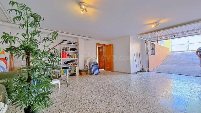 VILLA DE 4 DORMITORIOS 2 BAÑOS EN ORIHUELA COSTA (ROYAL PARK) — 48