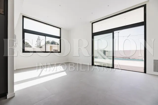 Fantástico chalet nuevo a estrenar en venta en Urbanización La Sima — 7