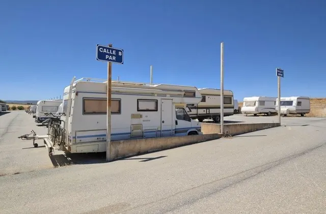 Parking de Caravanas — 28