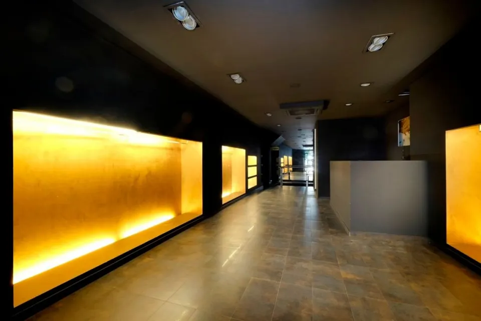 LOCAL EN PUERTA REAL-RECOGIDAS (PLAZA CAMPOVERDE)
