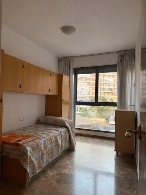 Alquiler de apartamento en el centro , junto a el Corte Ingles, 2 dormitorios, plaza de garaje y trastero — 34