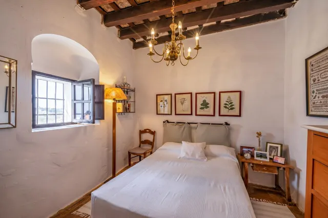 Casa Independiente en pleno Casco Antiguo. — 13