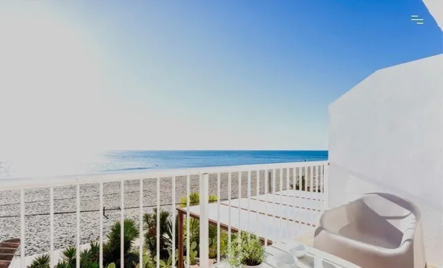 *** VILLA DE LUJO CON 4 DORMITORIOS, 4 BAÑOS, 1071M2 DE PARCELA, 279M2 DE TERRAZAS, 48M2 DE PISCINA. — 22