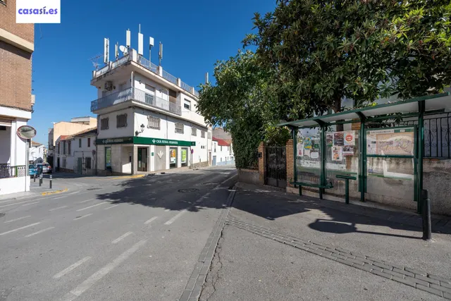 Local céntrico en la carretera de Granada-Gojar — 24