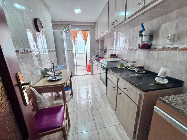 Amplia vivienda de 4 dormitorios y ascensor en carolinas altas. — 8