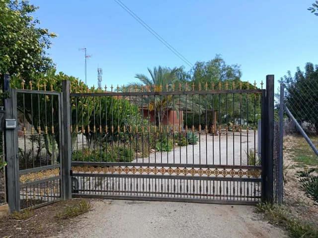 CASA DE CAMPO CERCA DE ELCHE — 36