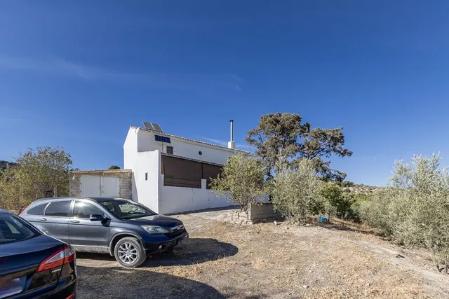 Casa rural en término de Montefrío. — 27