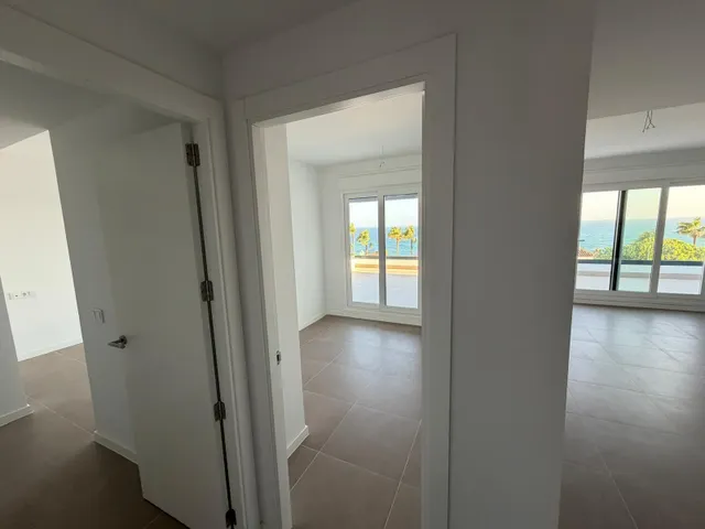 Atico con vistas despejadas al Mar en zona Playa Marina 300 m del Mar — 31