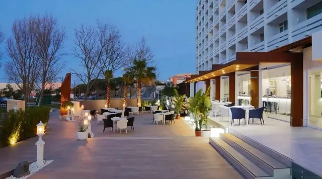 Hermoso estudio frente al mar — 18