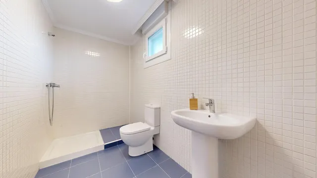 CHALET BIFAMILIAR A ESTRENAR EN VILLASANA DE MENA — 35