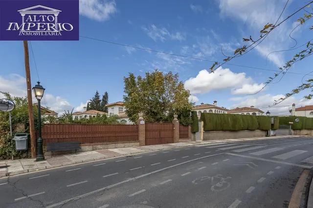 Gran casa con parcela y piscina en Cájar — 37