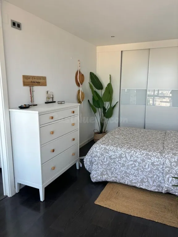 Exclusivo apartamento reformado con impresionantes vistas al mar en una de las mejores zonas de Torremolinos — 3