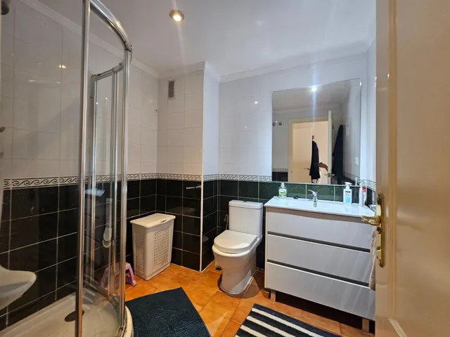 Piso familiar con Garaje, Trastero y Piscina en El Pinillo, a 800 Metros del Mediterráneo — 30
