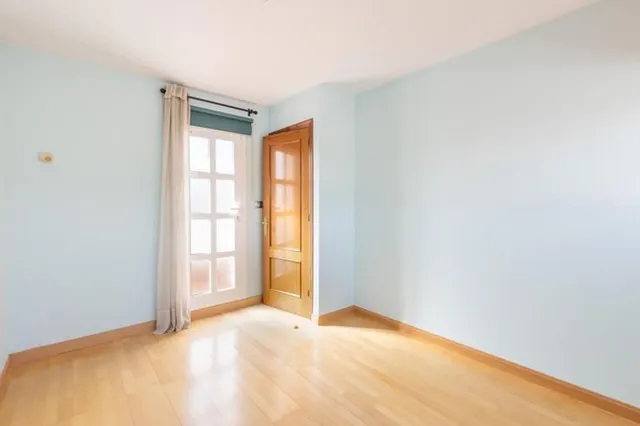 ADOSADO EN VENTA EN MARACENA JUNTO A PARADA DE METRO — 30