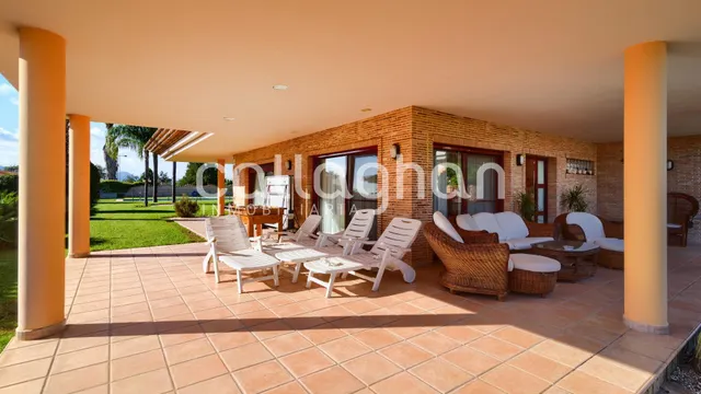 Villa en venta en Playa Almardà — 5