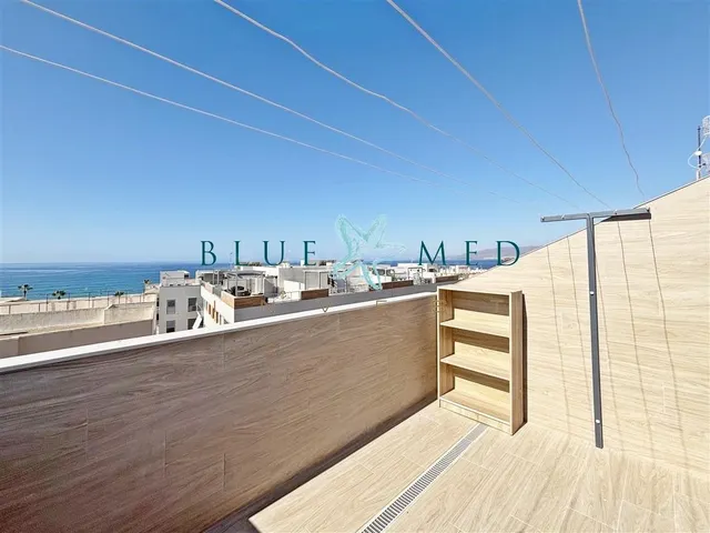 ÁTICO DÚPLEX CON SOLÁRIUM Y VISTAS AL MAR EN LA EXCLUSIVA ZO - foto 3