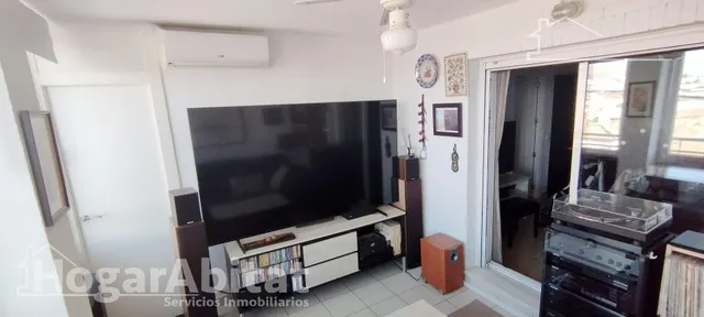 Amplio, moderno y reformado en residencial con terraza, piscina y garaje, todo amueblado — 12