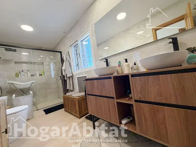 ¡PRECIOSO CHALET! AMPLIO Y REFORMADO CON PISCINA PRIVADA, GARAJE Y PARCELA — 45
