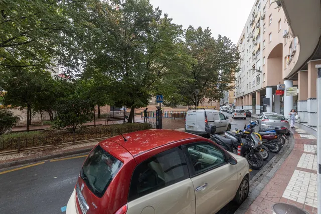 Local comercial en venta en calle agustina de aragón — 21