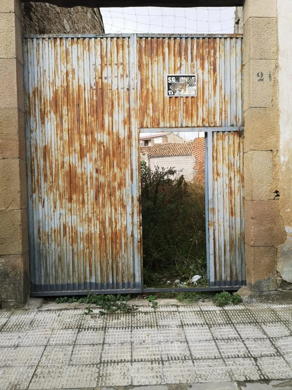 Urbis te ofrece un solar urbano en venta en Vitigudino, Salamanca.