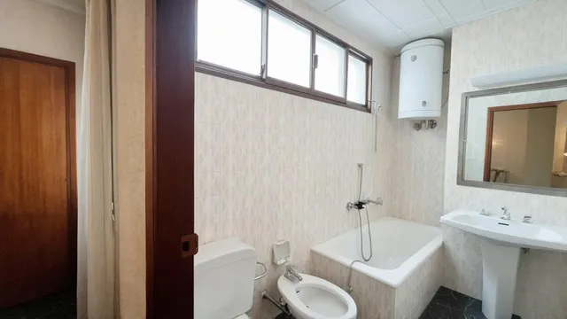 ESPACIOSA VIVIENDA EXTERIOR CON TERRAZA, BALCÓN Y GARAJE INCLUIDO. — 24