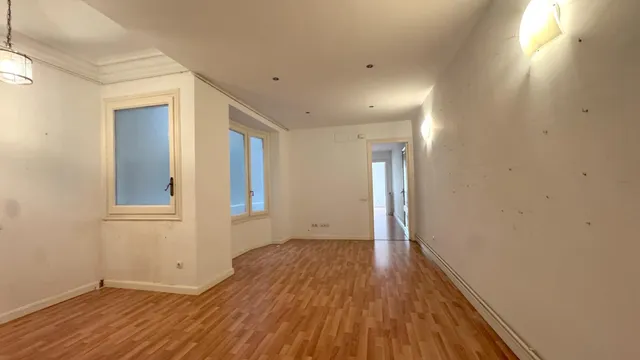 Piso Señorial en Balmes con  Doble Orientación — 39