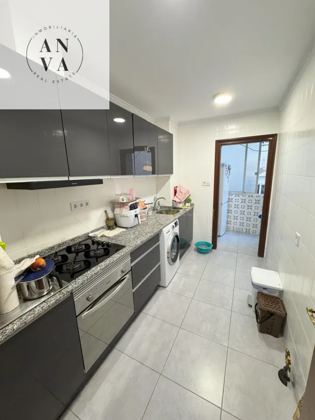 Amplio piso semireformado en Garbinet, Alicante - Ideal para