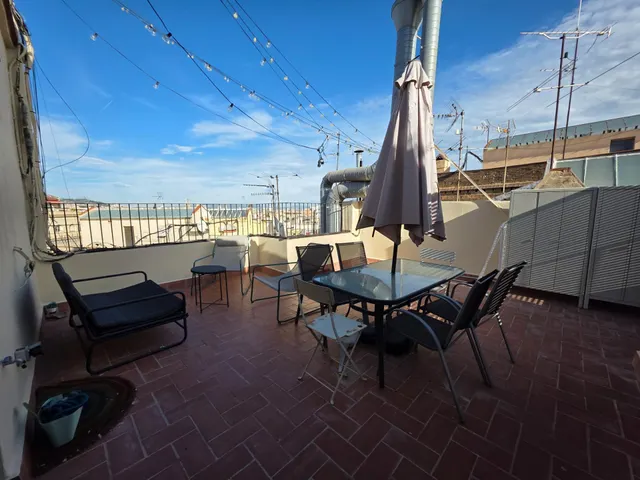 Ático con Solarium reformado en el corazón del Paral·lel (Barcelona) — 30