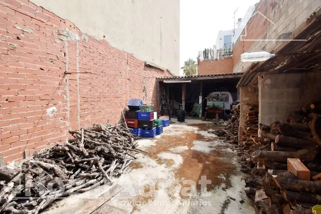 TERRENO URBANO CON MUCHAS POSIBILIDADES — 22