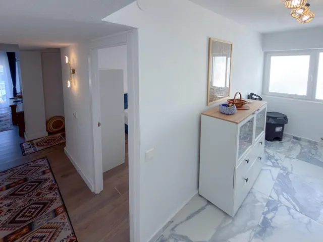 Maravilloso ático con increíble diseño, completamente exterior + terrazas con vistas panorámicas (280 mts del mar) — 13