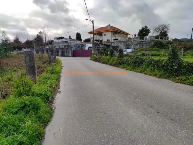 REF 2799 SOLAR 865m2 EDIFICABLE CERCANO CENTRO  ( TUI  ) — 2