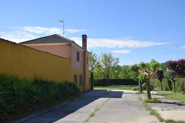 Gran finca con vivienda y merendero en Puente Duero — 7