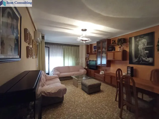 Gran oportunidad en Albacete: 4 dormitorios, 2 baños y para  - foto 2